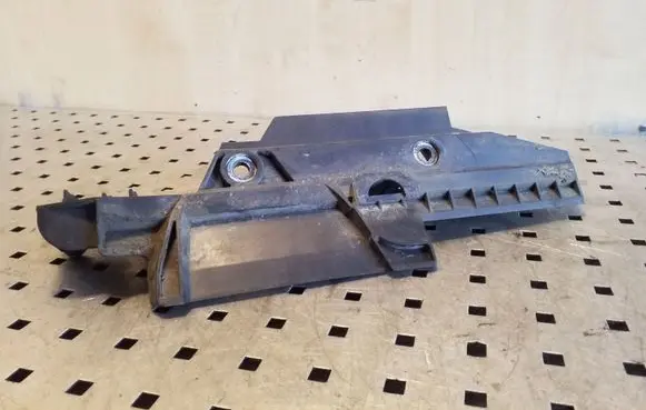 Audi A4 S4 B7 8E 8H Battery bracket 8E1805229A