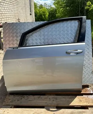 Volkswagen Golf VII Front door 