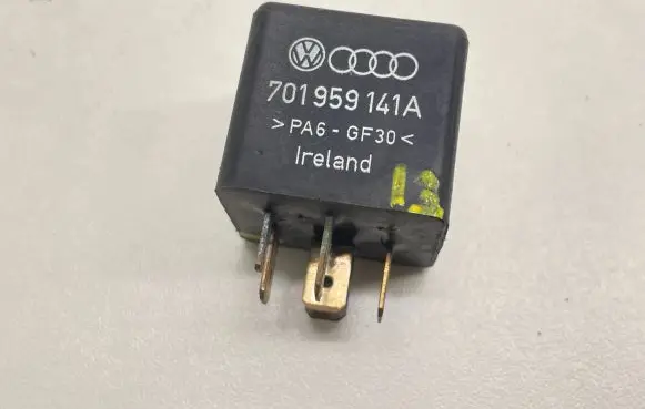 Audi A6 S6 C4 4A Other relay 701959141A