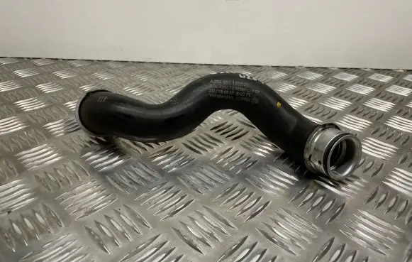 Mercedes-Benz C W204 Engine coolant pipe/hose A2045011682