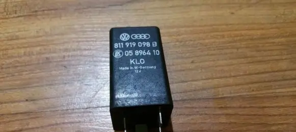 Volkswagen Jetta II Other relay 811919098b 05896410klo