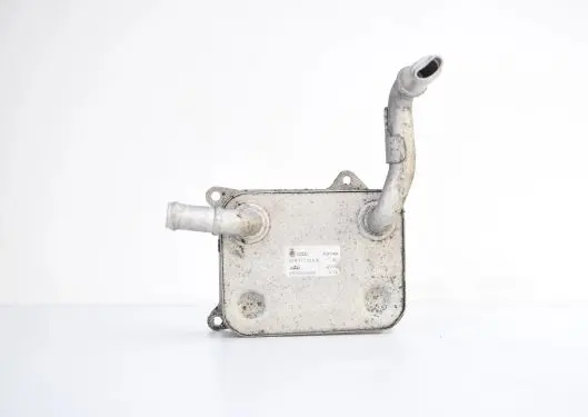 Audi A8 S8 D4 4H Engine oil radiator 079117015A