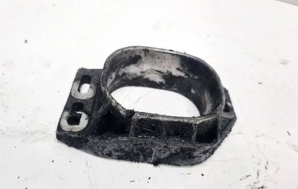 Volkswagen PASSAT B5 Engine mounting bracket 8D0199335