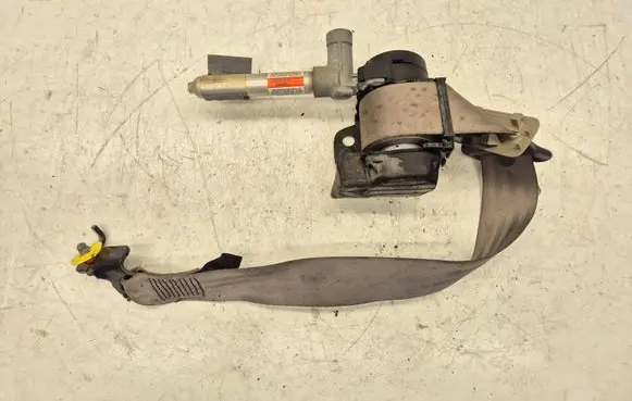 Volvo S80 Rear seatbelt 39969933