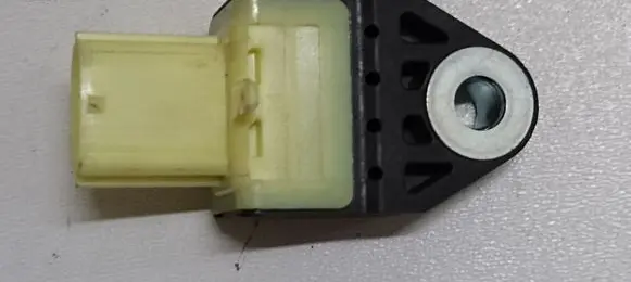 Toyota Auris E180 Airbag deployment crash/impact sensor 8983102160