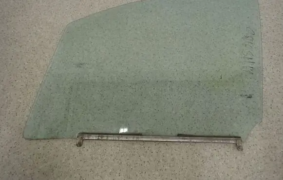 Suzuki Splash Sliding door window/glass