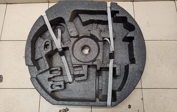 Volkswagen Tiguan Tool box 1T0012109