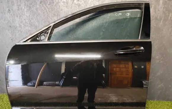 Mercedes-Benz S W221 Front door C197