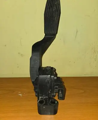 Opel Zafira A Accelerator throttle pedal 6PV00811400 9202341