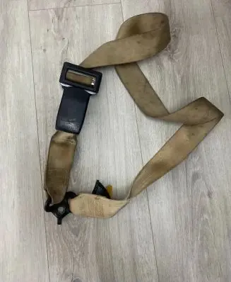 Jaguar XJ X40 Middle seatbelt buckle (rear) 