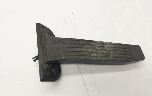 Toyota RAV 4 (XA50) Accelerator throttle pedal