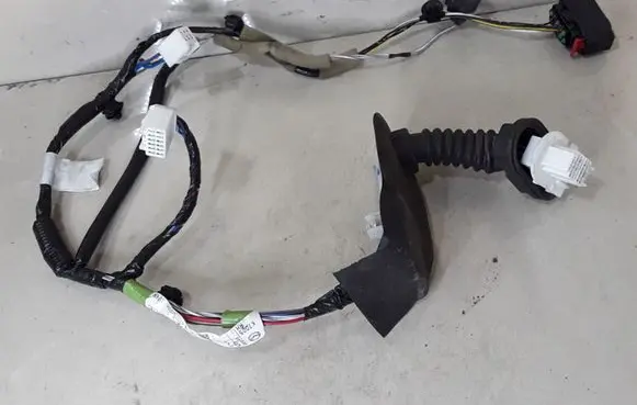Mazda 3 I Rear door wiring loom BP4M67220C
