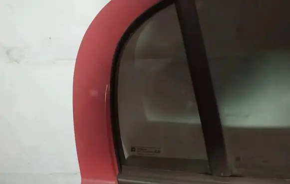 Rear vent window glass