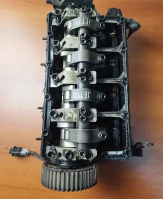 Volkswagen Jetta V Engine head 038103373R