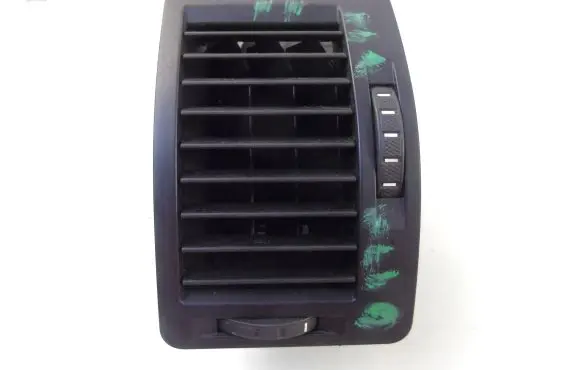 Skoda Octavia Mk2 (1Z) Dash center air vent grill 1Z0819701