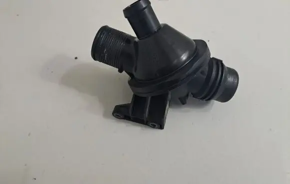 BMW 3 F30 F35 F31 Thermostat 8657054 8635689