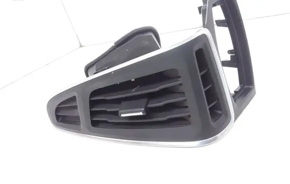 Ford Focus Dashboard side air vent grill/cover trim BM51A018B09CF BM51A018B09