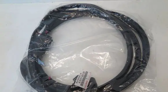 Toyota Camry VIII XV70 Rubber seal rear door 67871-33120