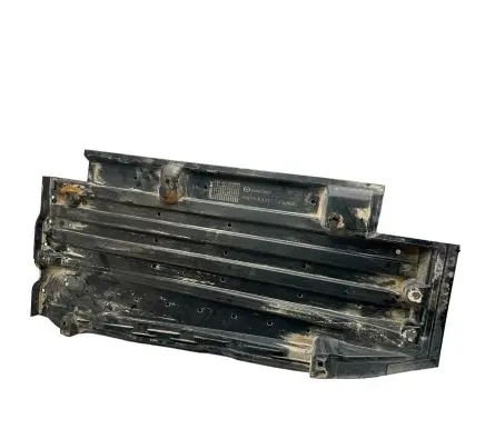 Center/middle under tray cover