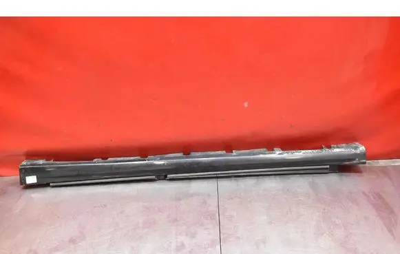 Front sill (body part)