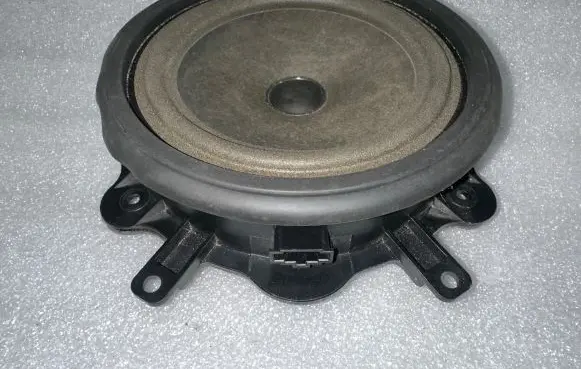 Audi A3 S3 8P Front door speaker 8P0035411