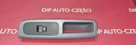 Volvo V50 Electric window control switch 8679474