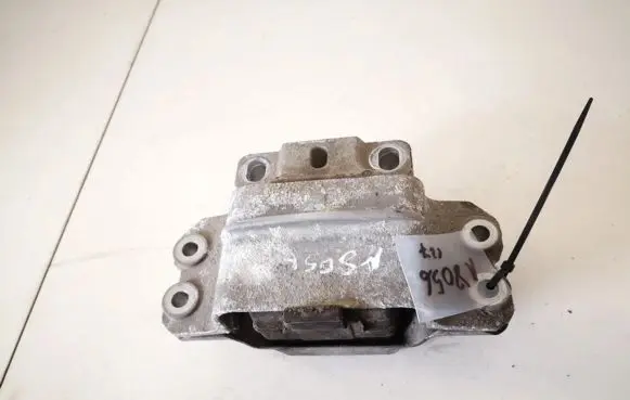 Skoda Octavia Mk2 (1Z) Engine mount bracket 1k0199555
