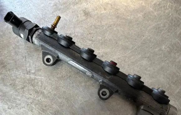 Renault Trafic II (X83) Fuel main line pipe 8200661279 0445214153 H8200426550
