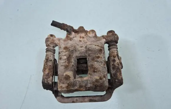 Nissan X-Trail T30 Rear brake caliper 