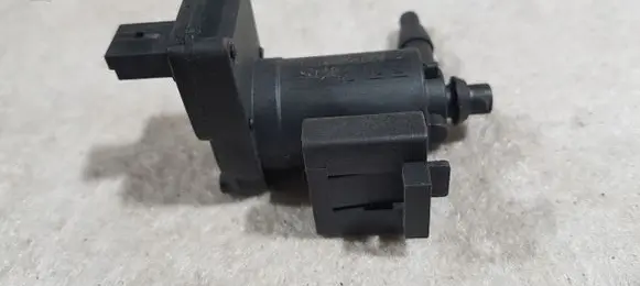 Mercedes-Benz C W203 Turbo solenoid valve A2033000178