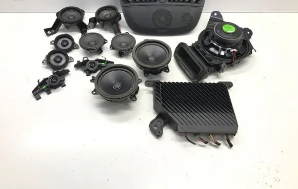 Volvo XC40 Audio system kit 32359256 31438479 31489043