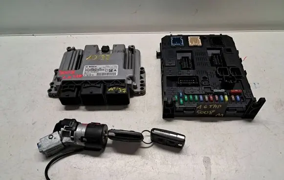 Peugeot 5008 Engine ECU kit and lock set 9676643580