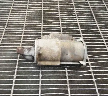 Opel Zafira C Starter motor