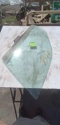 Alfa Romeo 145 - 146 Front door window glass four-door 1212123