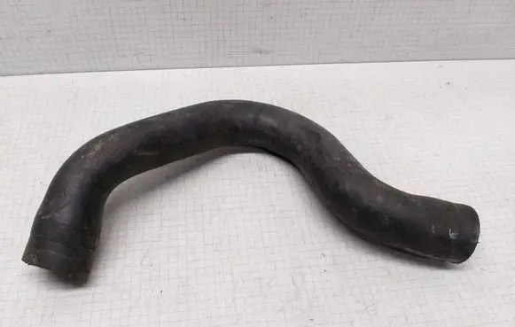 Volvo V70 Engine coolant pipe/hose 08671393