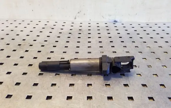 BMW X5 E53 High voltage ignition coil 1712219 0221504100