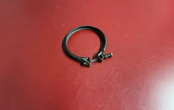 BMW X3 G01 Muffler pipe connector clamp 8612537
