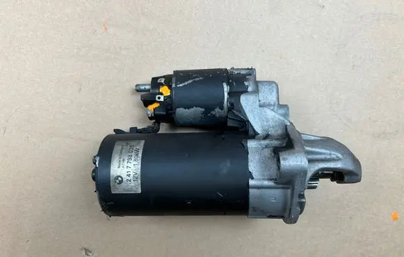 BMW 5 E60 E61 Starter motor 7798035