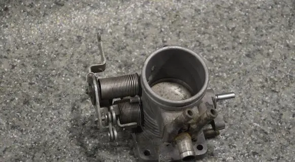 BMW 5 E34 Throttle valve 1716035