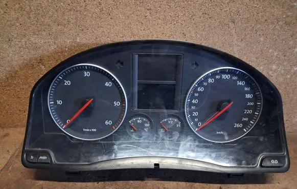 Volkswagen Golf Plus Speedometer (instrument cluster) 1K0920862B VWZBZ0E0240781 V0003000