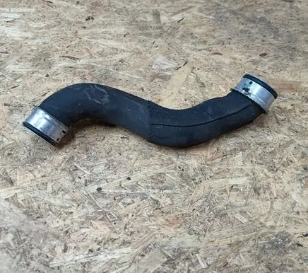 Mercedes-Benz C W204 Engine coolant pipe/hose A2125018282