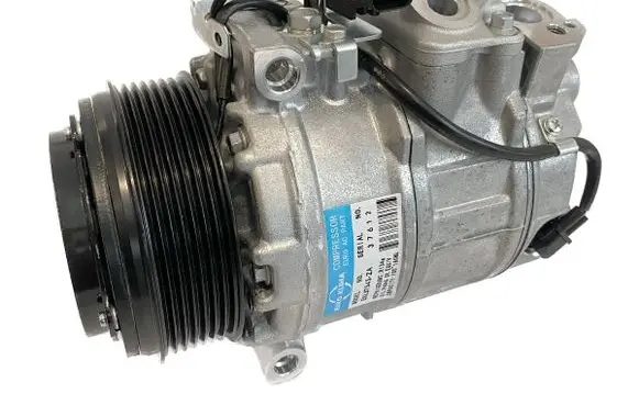 Mercedes-Benz GLC X253 C253 Air conditioning (A/C) compressor (pump) A0008303802