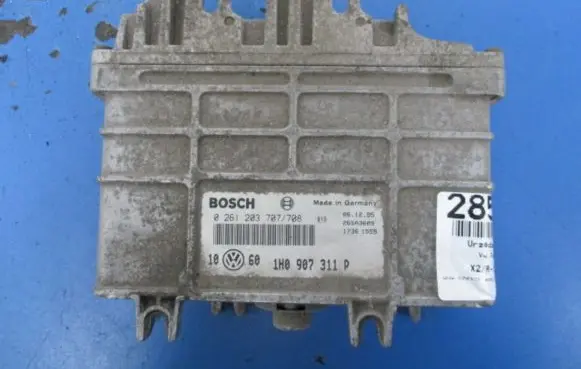 Volkswagen PASSAT B4 Engine control unit/module ECU 1H0907311P