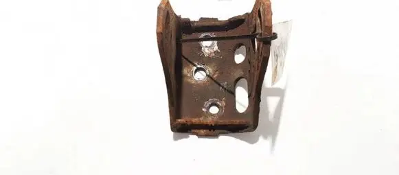 Toyota RAV 4 (XA30) Engine mounting bracket