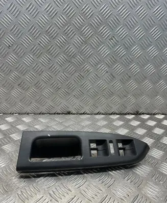 Volkswagen Touran II Front door window switch trim 1T1867371H