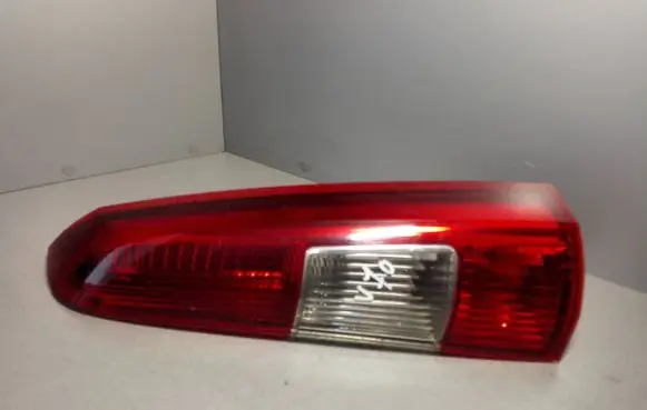 Volvo V70 Rear/tail lights 9154494