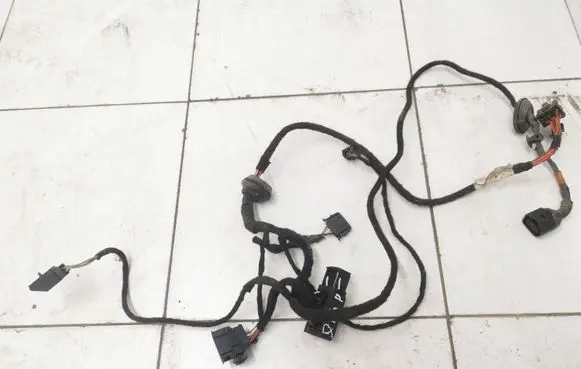 Volkswagen PASSAT B5 Front door wiring loom 3B0121G
