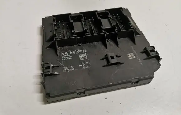 Volkswagen PASSAT CC Comfort/convenience module 3AA937087J