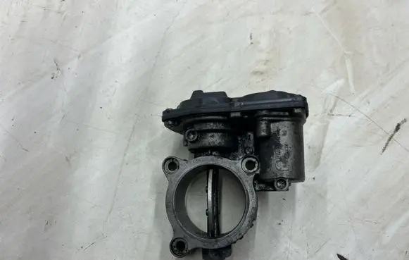 BMW 3 E90 E91 Throttle valve 7810752