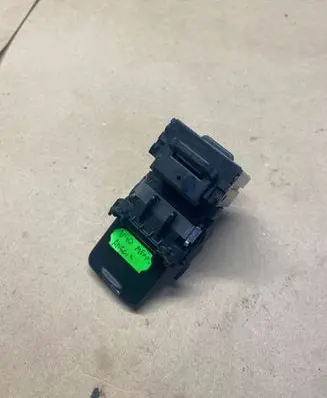 Volvo V40 Ignition lock 28227917 AH4N15607AE CCAR09LP0300T0